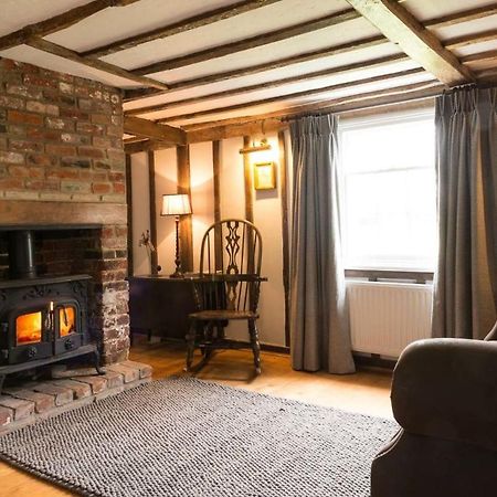 Navigation Cottage On The Historic Sea Lock Overlooking The Nature Reserve Maldon Exterior foto