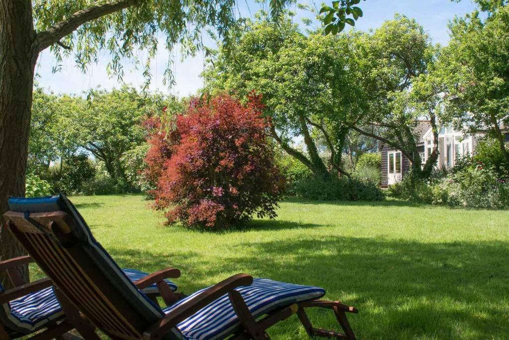 Navigation Cottage On The Historic Sea Lock Overlooking The Nature Reserve Maldon Exterior foto