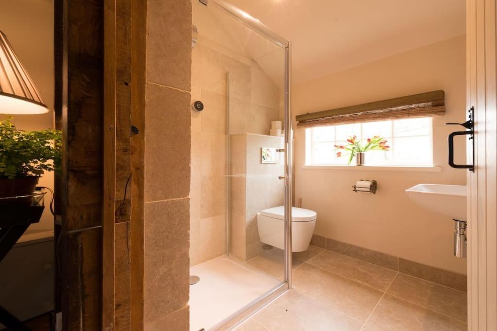 Navigation Cottage On The Historic Sea Lock Overlooking The Nature Reserve Maldon Exterior foto